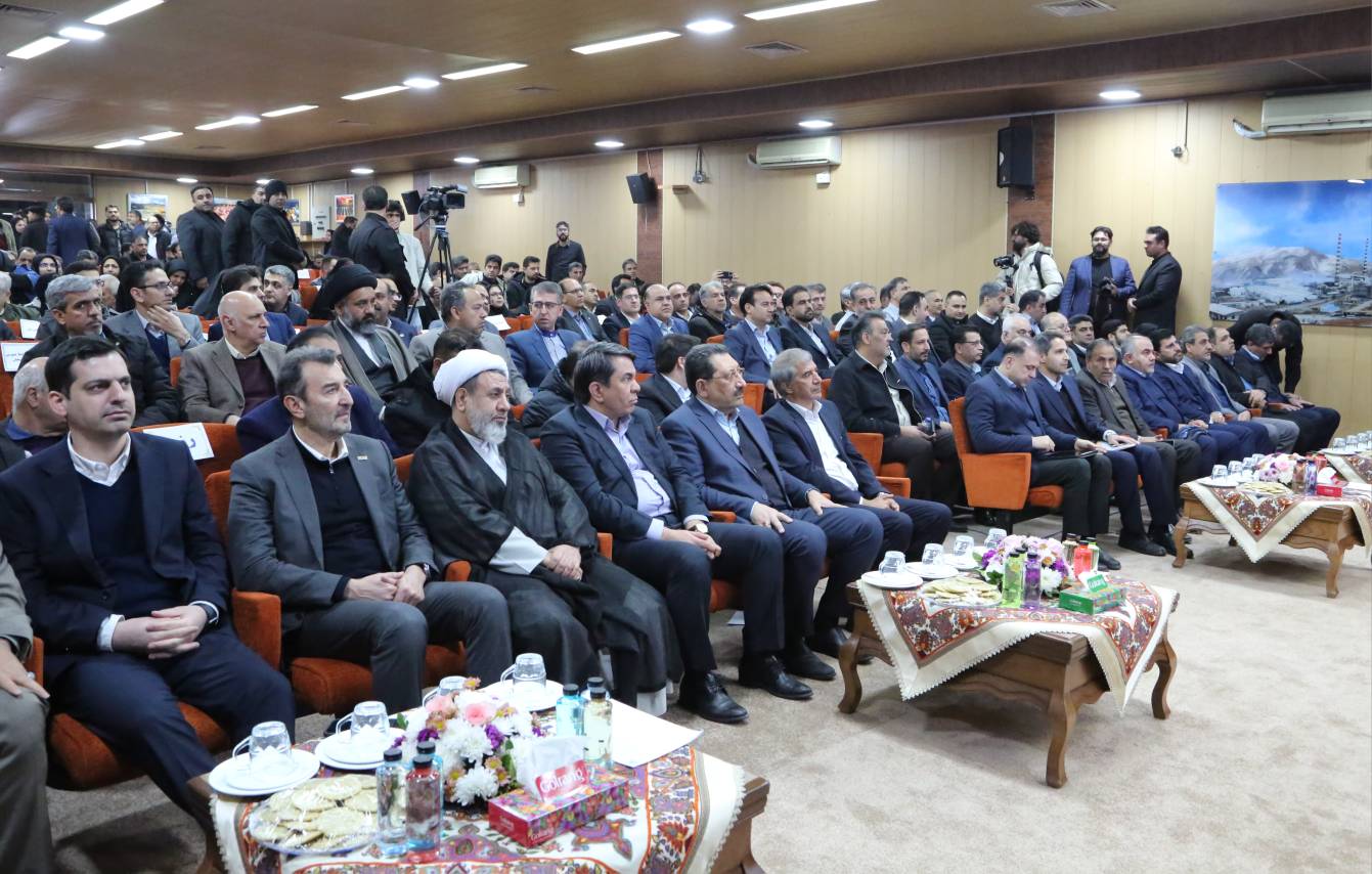 سفر اتابک و سمیعی نژاد به استان های یزد و کرمان - افتتاح 13 طرح بخش معدن و صنایع معدنی به مناسبت دهه فجر 1404.11.18