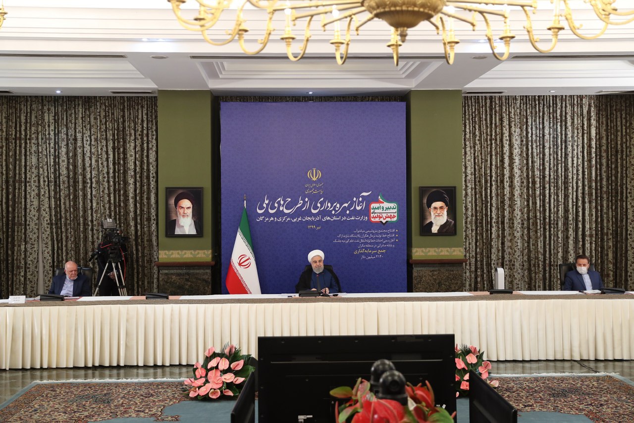 صنعت فولاد؛ بازوی قدرتمند صنایع نفت و&zwnj;گاز/ روحانی: تامین ورق لوله خط انتقال نفت و گاز ترش "گوره &ndash; جاسک" توسط فولادسازان ایرانی/ نقش معدن و صنایع معدنی در به سرانجام رساندن استراتژیک ترین طرح دولت