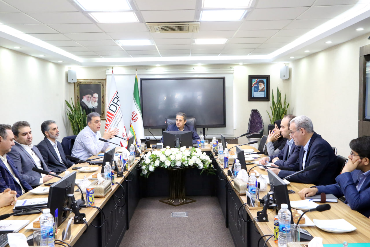 The chaiman of the Executive Board of IMIDRO stated: The projects of Mines and Metals development investment Co ( va-maaden )should be prioritized based on indicators and imbalances, so that development actions can be done according to the situation.