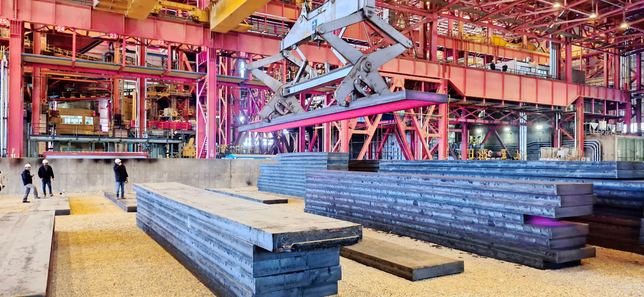 Supply of the first batch of experimental slab Production by Sefid Dasht steel company in the Market