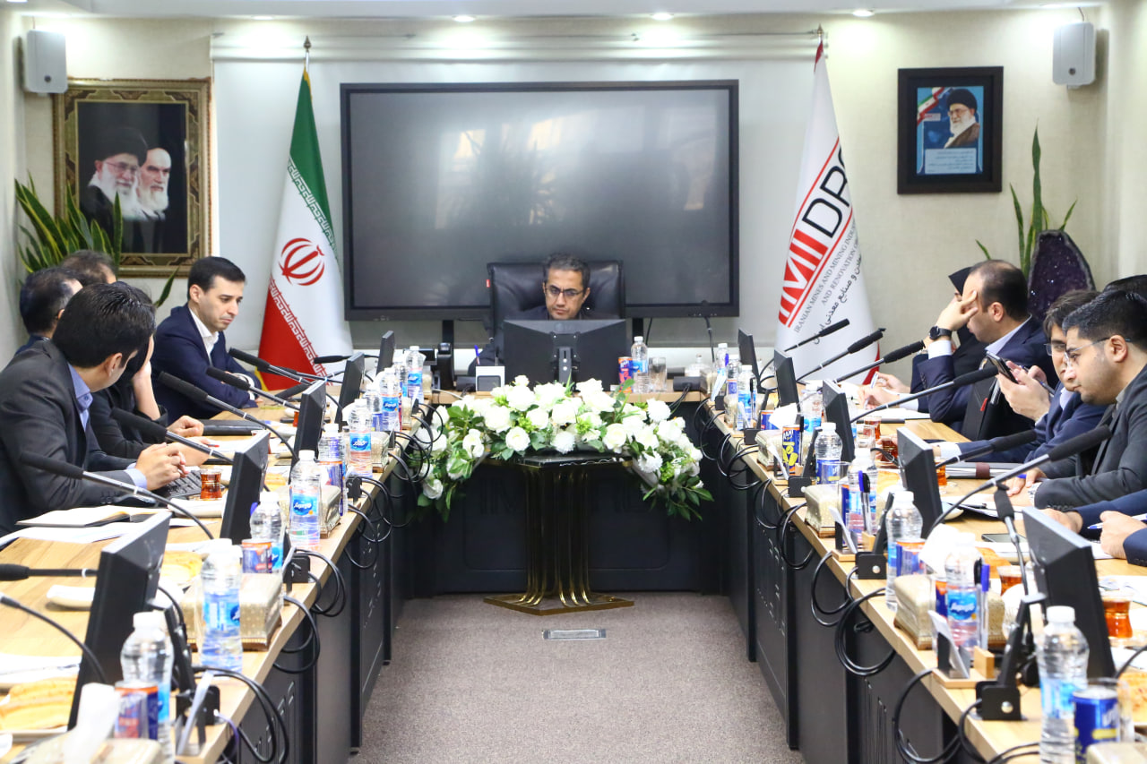 "Chadormalu" should focus on the strategy of maintaining resilience and product quality.