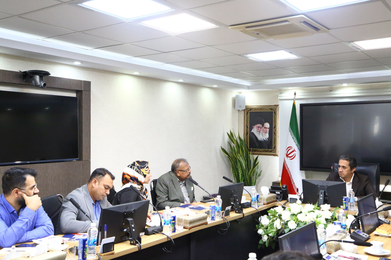 Aghajanlou announced: development plan for cooperation between IMIDRO and Indian investors / Indians ready to supply mining equipment needed by Iran