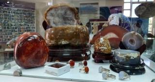 استان همدان؛ پایلوت سرمایه گذاری و اکتشاف ذخایر گوهرسنگ/ واگذاری محدوده‌های اکتشافی فقط به دارندگان زنجیره ارزش